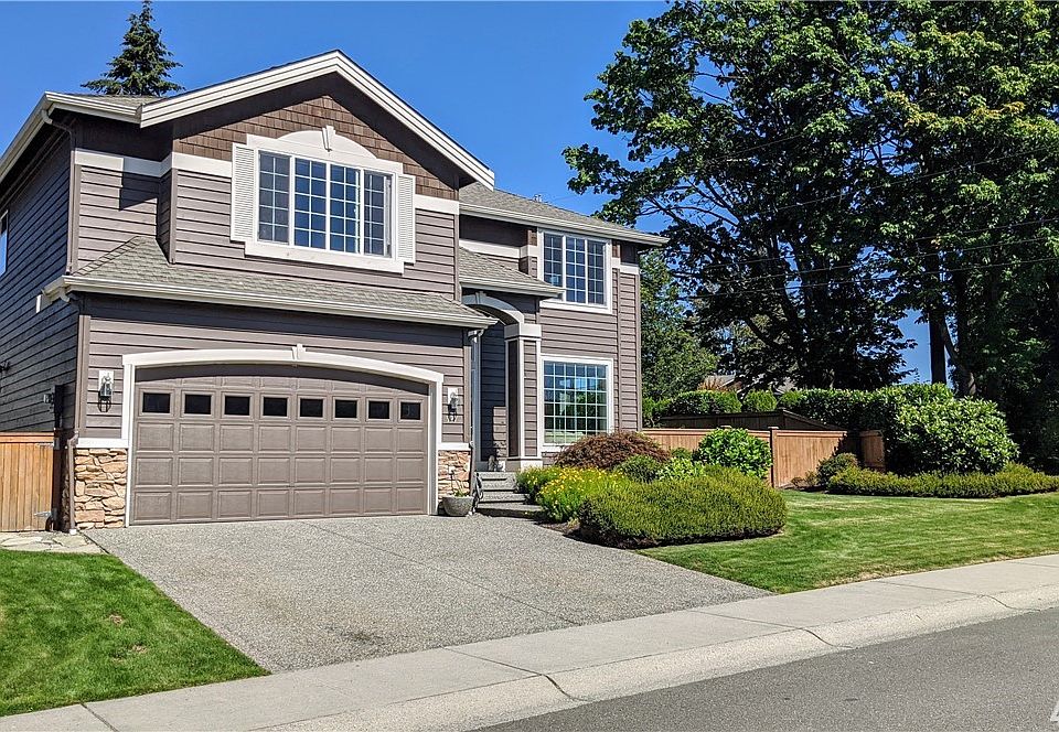 1st image of 927 204th Pl SW