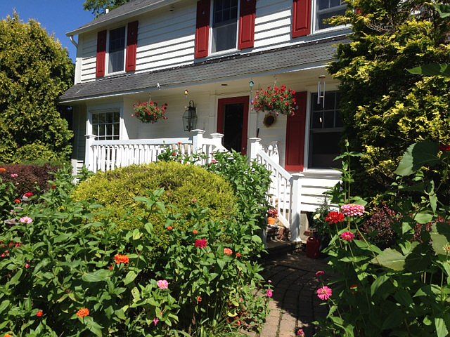 2nd image of 103 S Ann Ave