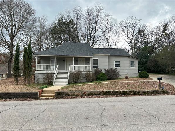 100 17th Pl, Opelika, AL 36801