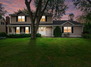 13005 W Scarborough DRIVE, New Berlin, WI 53151