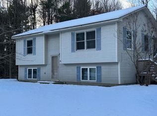 9 Terry Cir, Sabattus, ME 04280