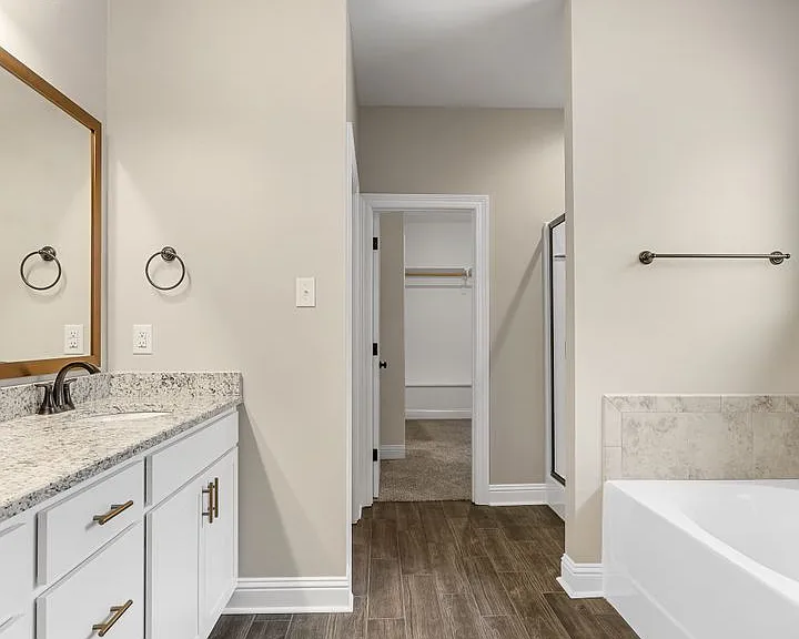 211 Hyperion St — Photo 7