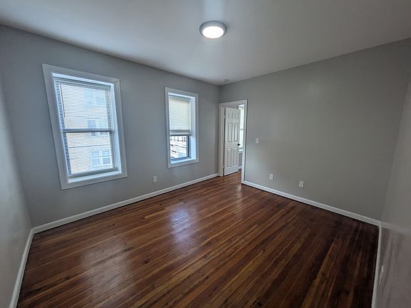 2nd image of 1071 Pembroke St #O3d