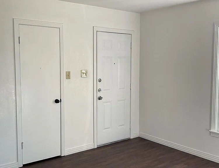 1501 N Park St — Photo 12