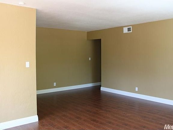 4th image of 4513 Palm Ave
