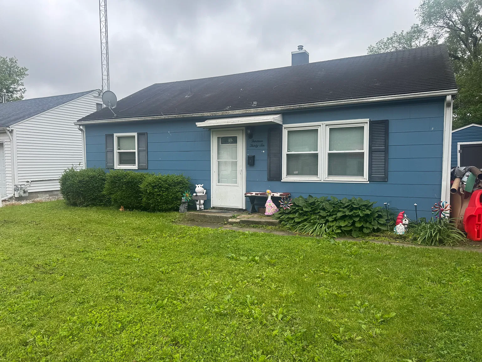 3 bed, 875 sqft, $1,300 — Photo 2