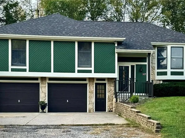 17 Woodson Ave, Camden Point, MO 64018