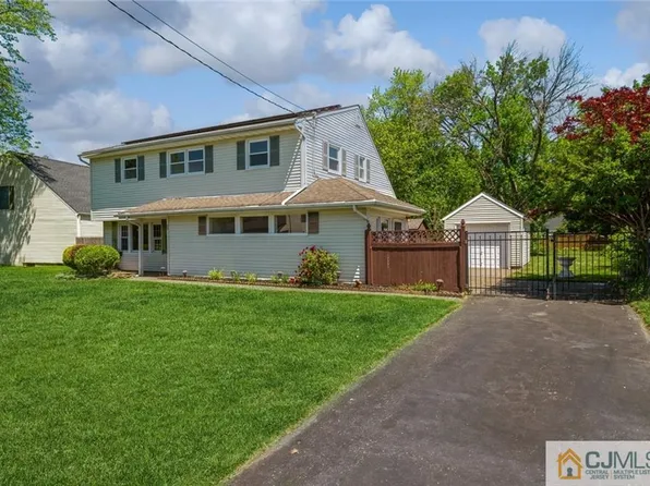 23 Surrey Dr, Hazlet, NJ 07730