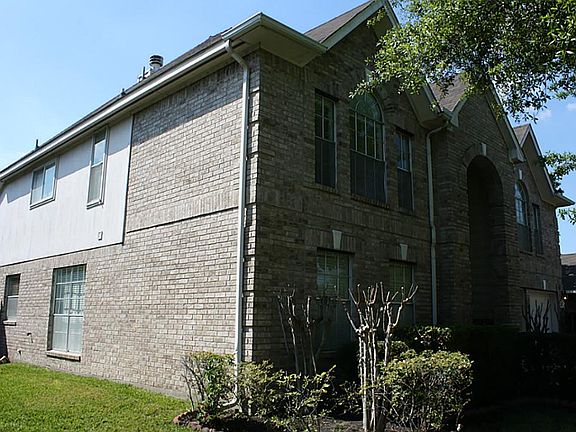 2nd image of 18019 Overlook Park Ct