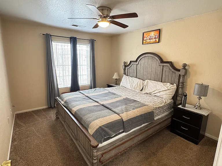 2226 N Vernal Ave — Photo 19