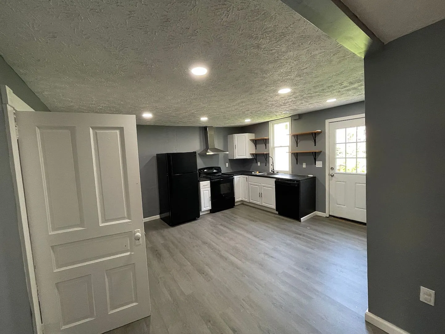 1027 Salter Way (4 unit apartment) — Photo 2