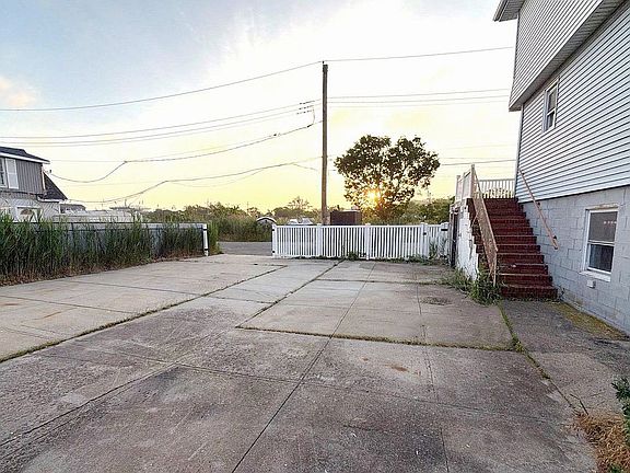 2nd image of 20 Church St