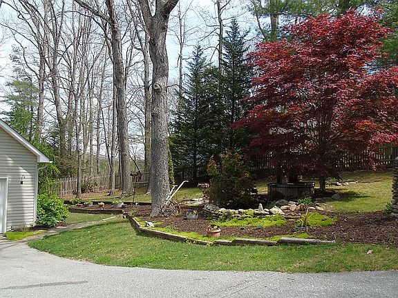 4th image of 110 Dublin Ln