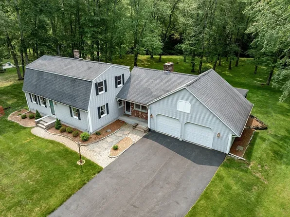 65 River Park Dr, Hampden, MA 01036