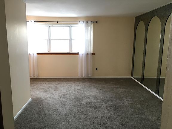 4th image of 10620 Evans St Floor 2