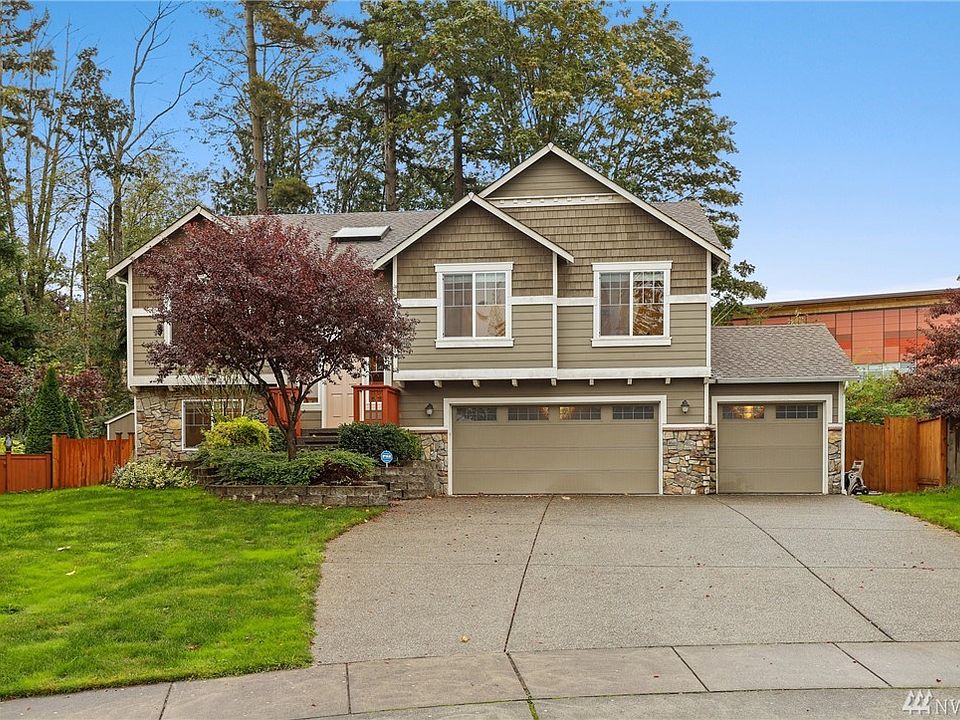 1st image of 13925 17th Ave W