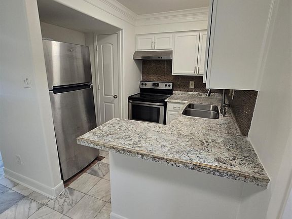 5th image of 2693 Marilee Ln
