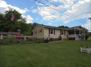 482 Honaker Cemetery Rd, Ronceverte, WV 24970