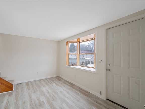 4th image of 561 Main St