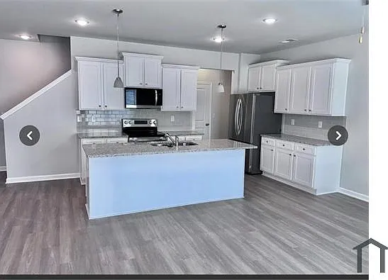 3 bed, 1817 sqft, $2,800 — Photo 3