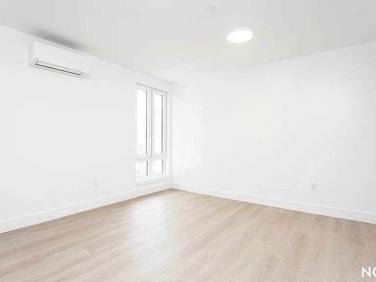 649 Hart St #3B — Photo 6