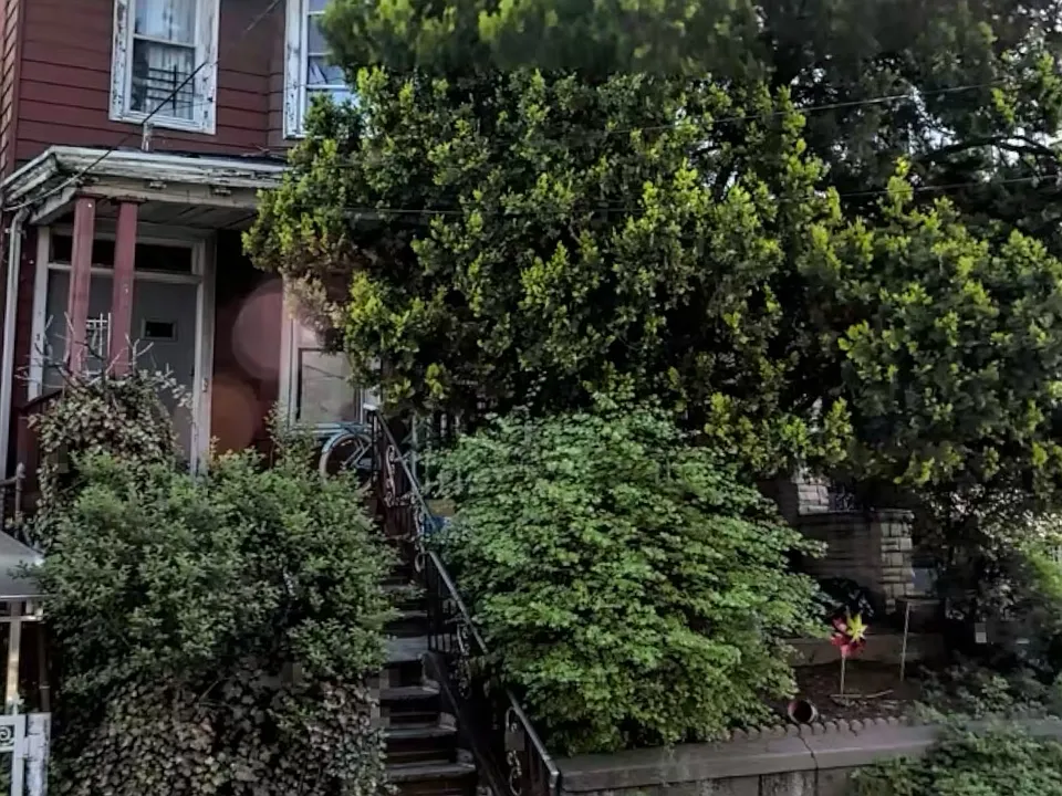 236 Danforth Ave #101
