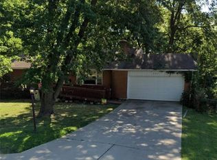 207 NW 67th St, Gladstone, MO 64118