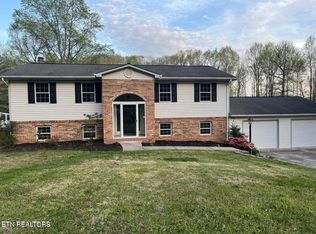 663 W Hills Dr, Harriman, TN 37748