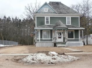 317 N Main St, Hancock, WI 54943