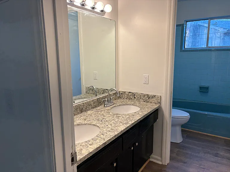 1122 James Blvd #1 — Photo 7