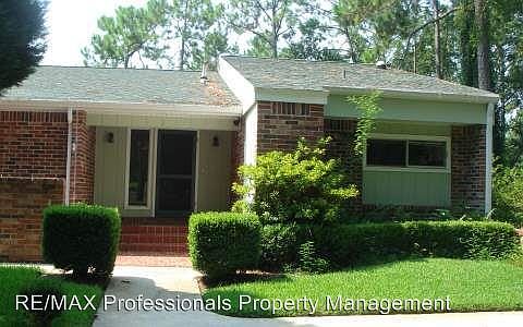 1st image of 215 NW Fairway Hills Gln Unit 11