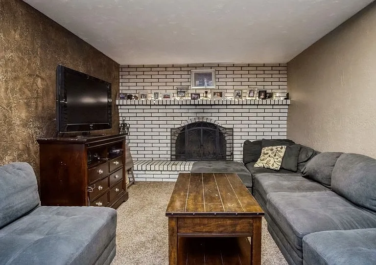 1736 E Tramway Dr — Photo 18