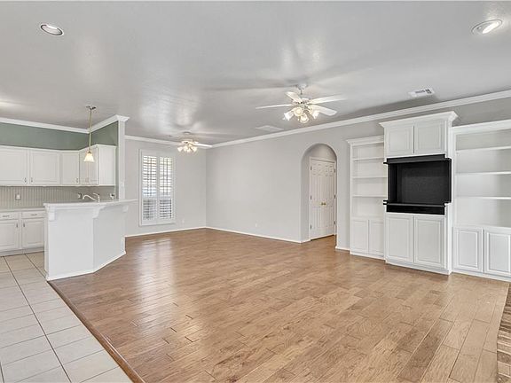 4th image of 16104 Silverado Dr
