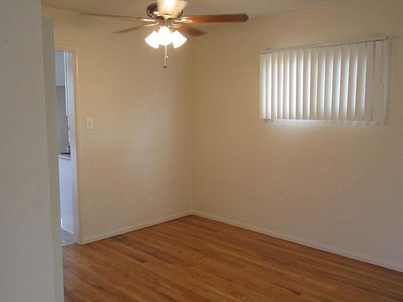 3rd image of 2110 N Lincoln St