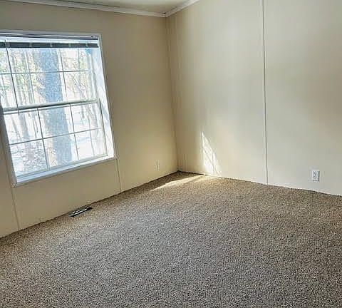 4th image of 261 Parker Lake Dr