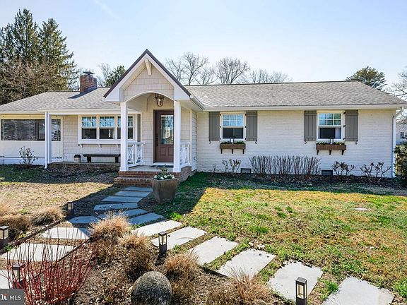 2nd image of 28567 Holden Rd