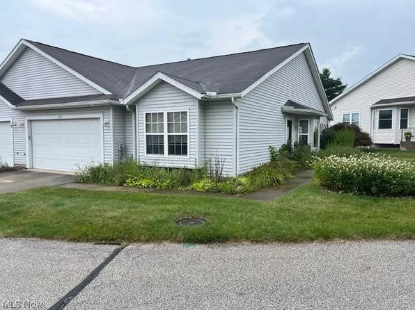 1113 Chaucer Cir, Akron, OH 44312