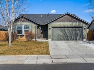 725 NE Redwood Ave, Redmond, OR 97756