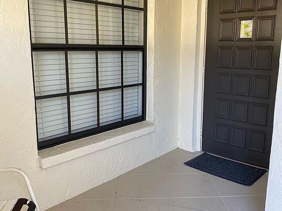 4th image of 758 Avenida Estancia Unit G