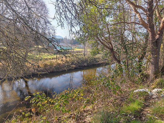 4th image of 8576 E Evans Creek Rd