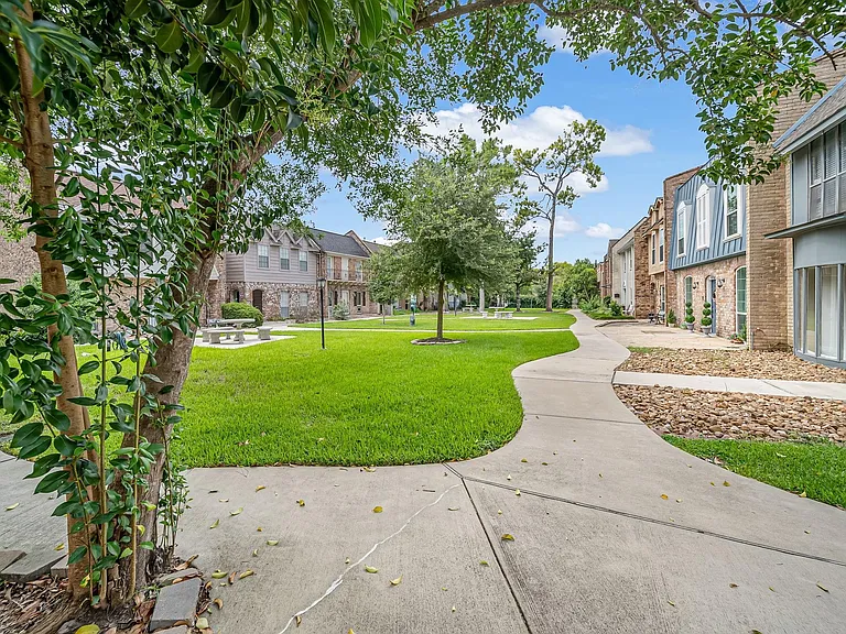 10732 Briar Forest Dr #37 — Photo 29