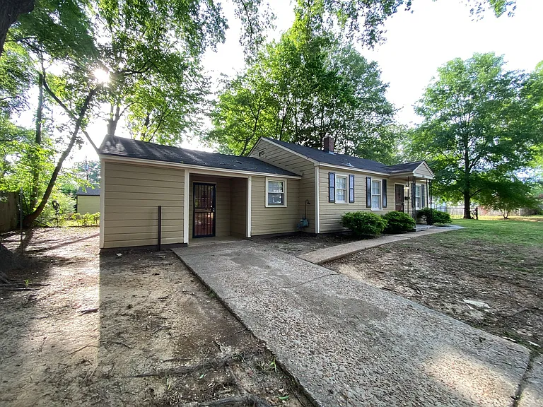 1104 Chatwood St — Photo 5