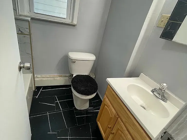 21 Vail St #3R — Photo 8
