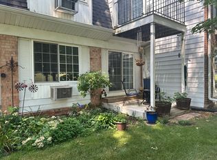 714 Kiwanis Dr APT 1, Freeport, IL 61032