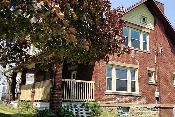 4th image of 208 S Hickory St