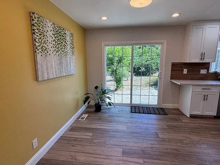 1337 Bedford St — Photo 11
