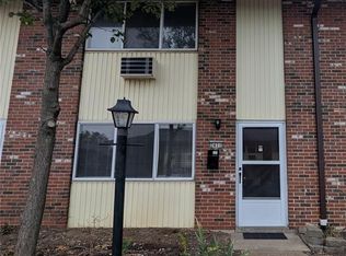 7411 Hazelcrest Dr, Hazelwood, MO 63042