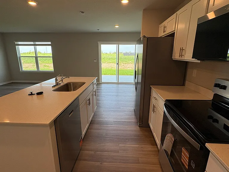 1069 Daisy Ln #1 — Photo 7