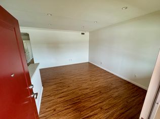 7118 Jordan Ave APT 303, Canoga Park, CA 91303