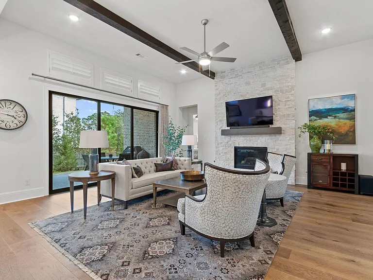 902 Falcon Hollow Ln — Photo 12